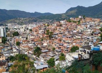 Ação social e evangelismo – Morro dos Macacos – B. Vila Isabel/RJ
